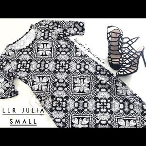LuLaRoe Dresses - EUC LuLaRoe Julia small LuLaRoe Dresses - EUC LuLaRoe Julia small